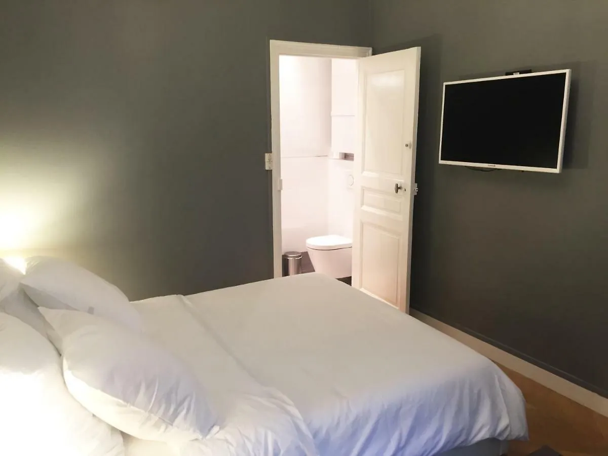 Residence Sur Cour Paris Apartment