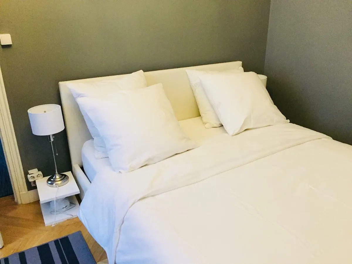 Apartment Residence Sur Cour Paris France